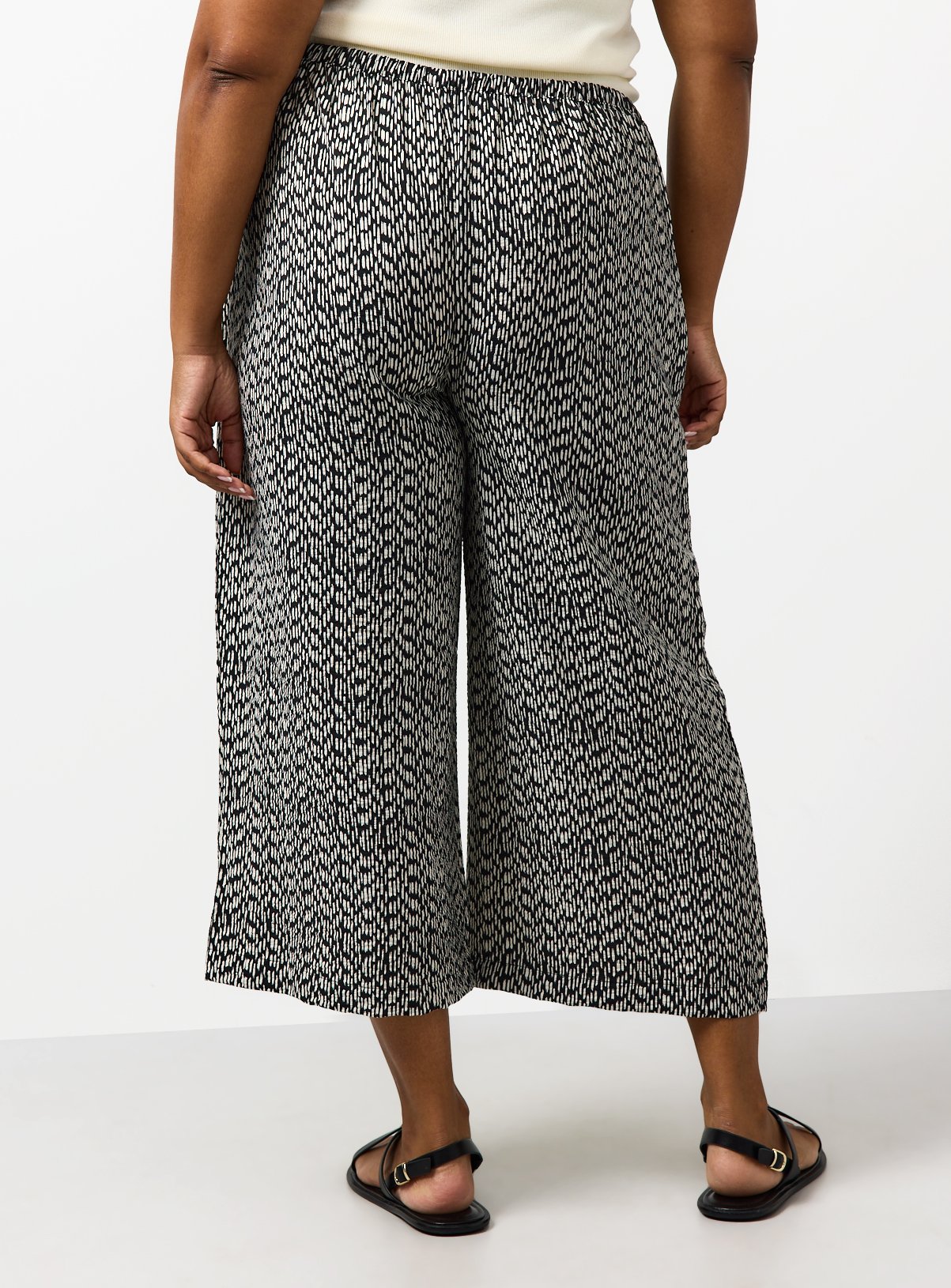 Mono Geo Print Culottes 22 - Image 4 thumbnail