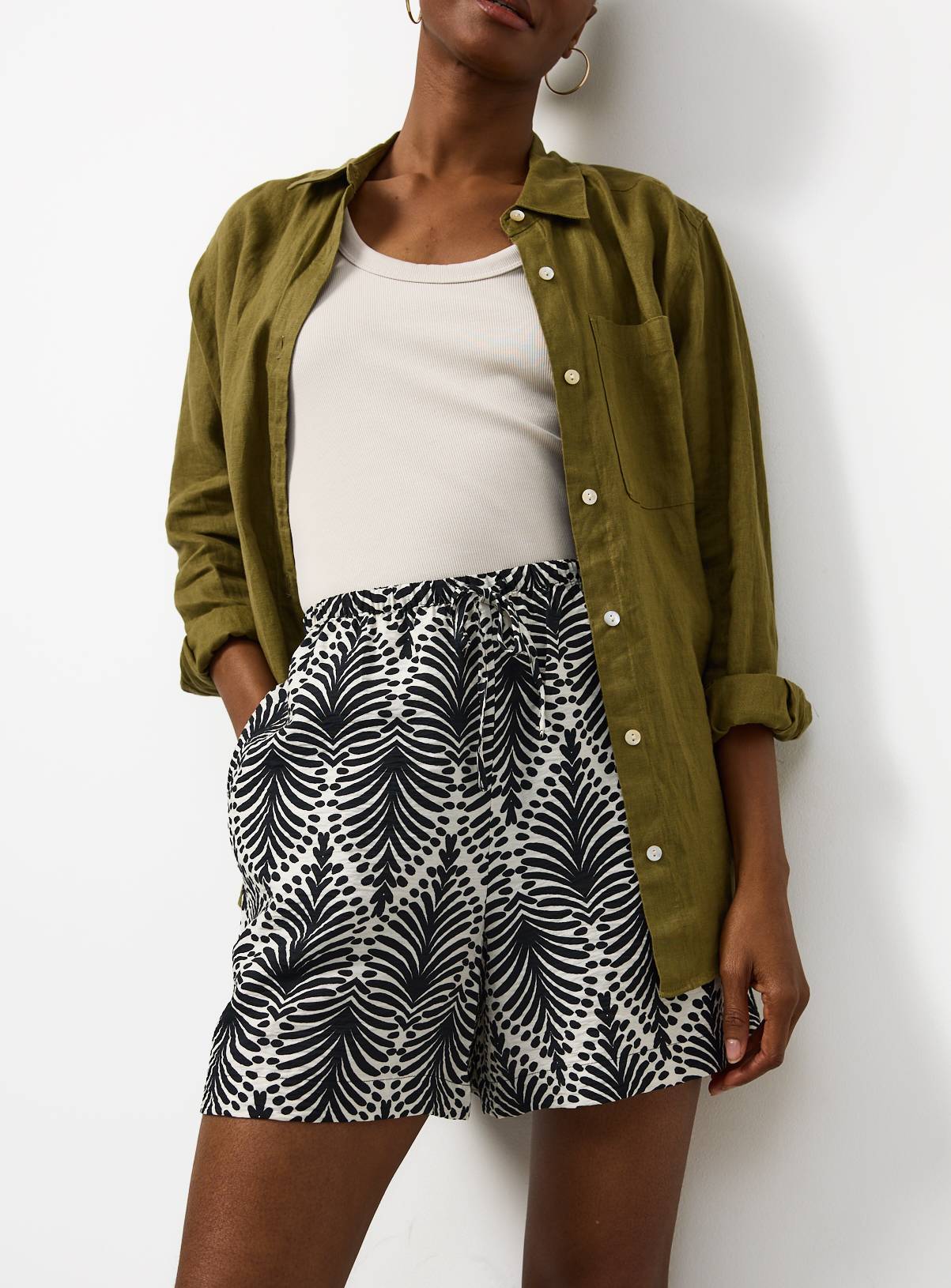Mono Leaf Print Shorts 22 - Image 1