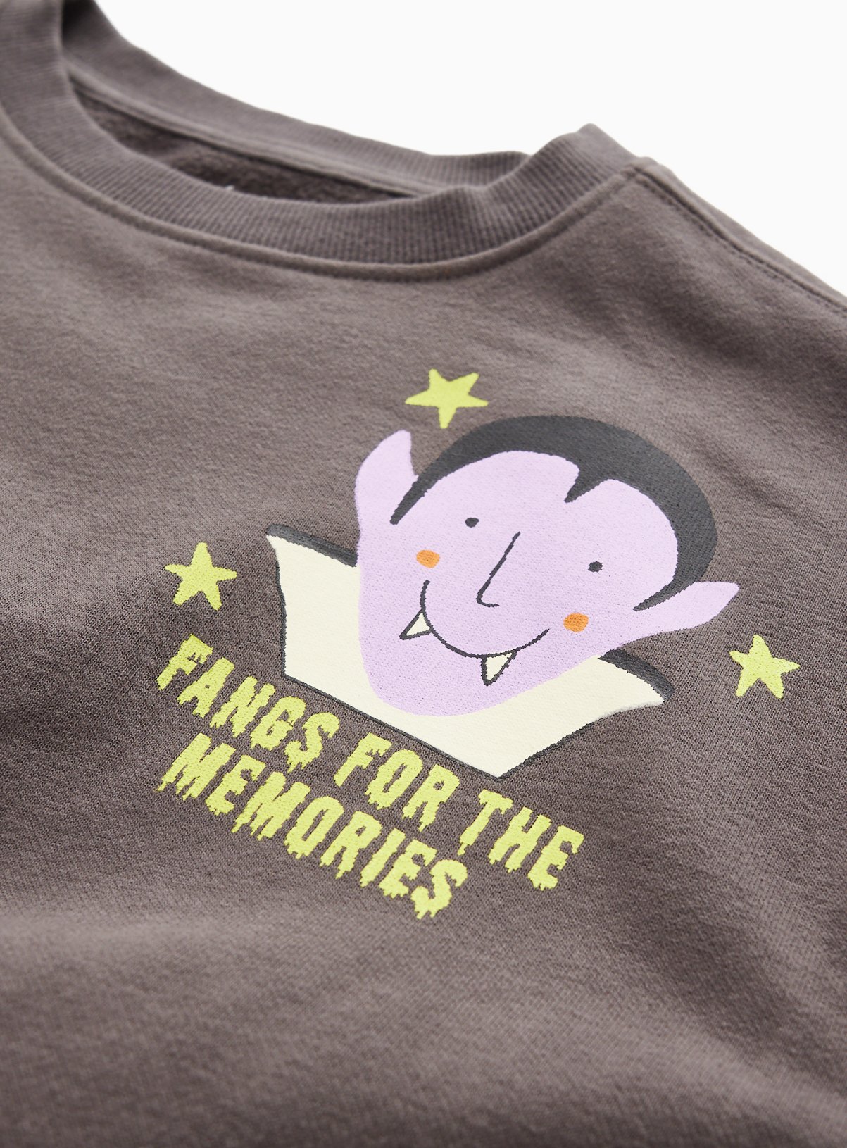 Grey Halloween Dracula Graphic Sweatshirt 7-8 years - Image 2 thumbnail