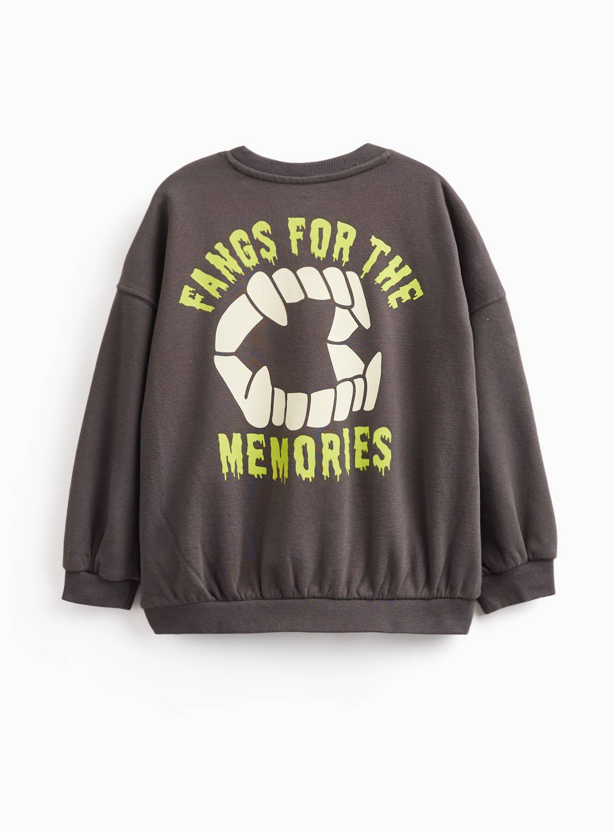 Grey Halloween Dracula Graphic Sweatshirt 7-8 years - Image 3