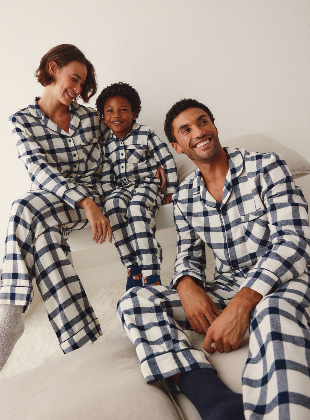 Family Matching Men's Christmas Navy & Cream Check Traditional Pyjamas XS - Image 1
