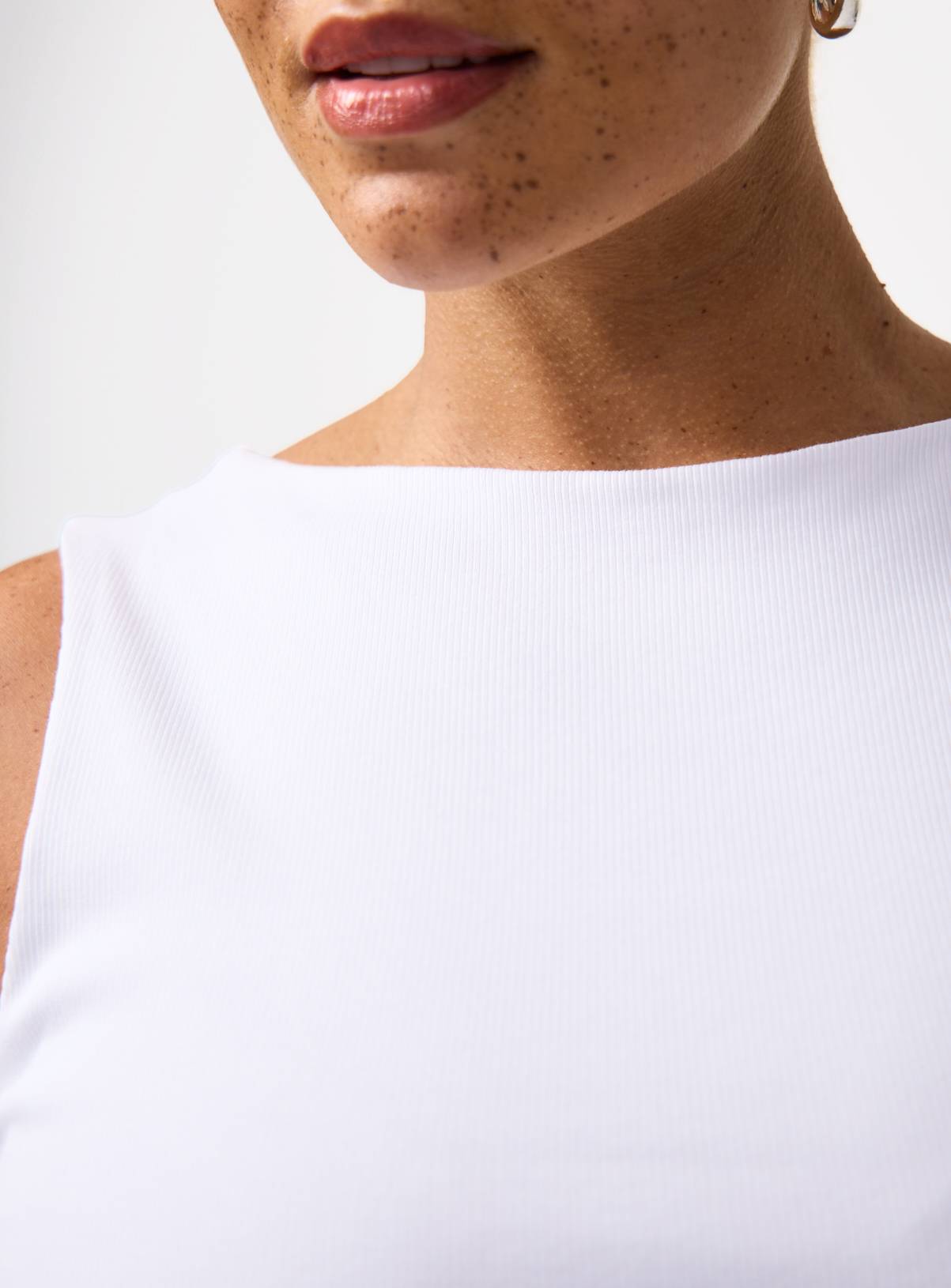 White Ribbed Boat Neck Vest 26 - Image 3