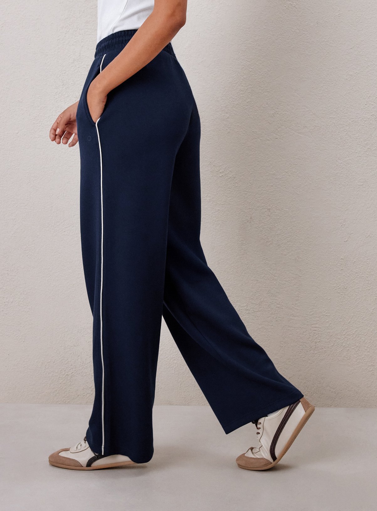 REAKTIV Navy Piped Scuba Wide Leg Jogger S - Image 6 thumbnail