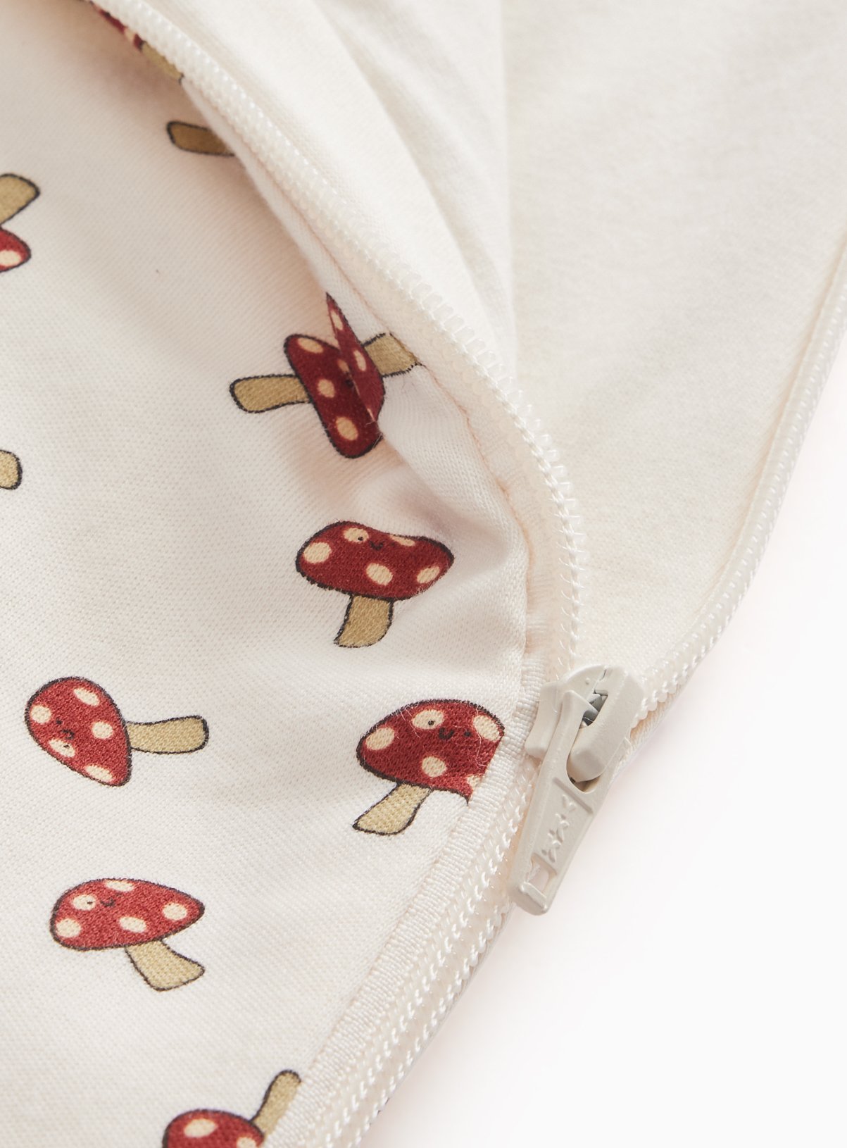 White Toadstool Print 2.5 Tog Sleeping Bag 0-6 Months - Image 2 thumbnail