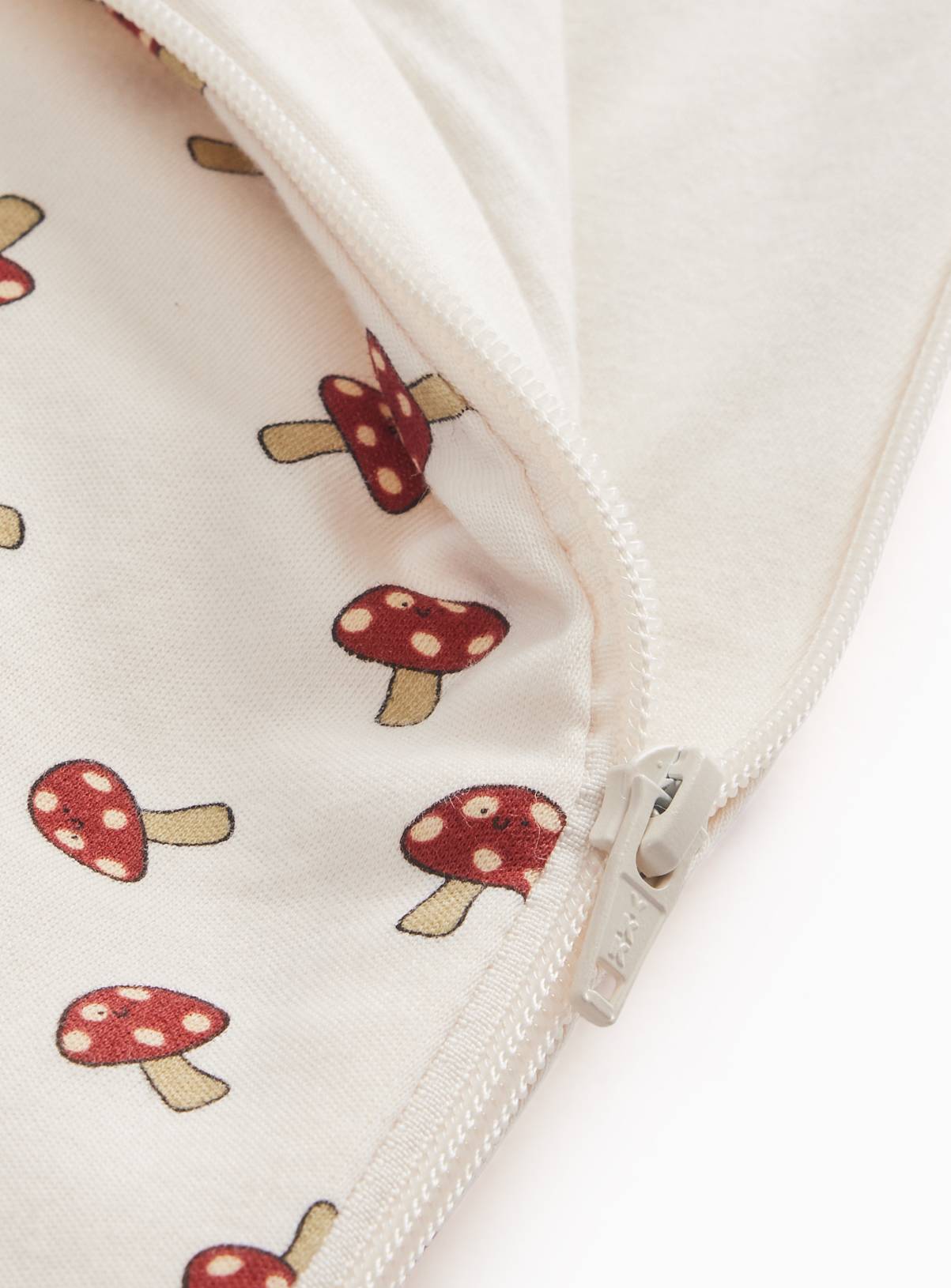 White Toadstool Print 2.5 Tog Sleeping Bag 0-6 Months - Image 2