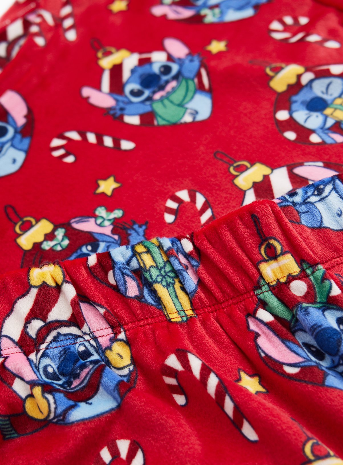 Family Matching Men's Disney Lilo & Stitch Christmas Pyjama Set M - Image 2 thumbnail