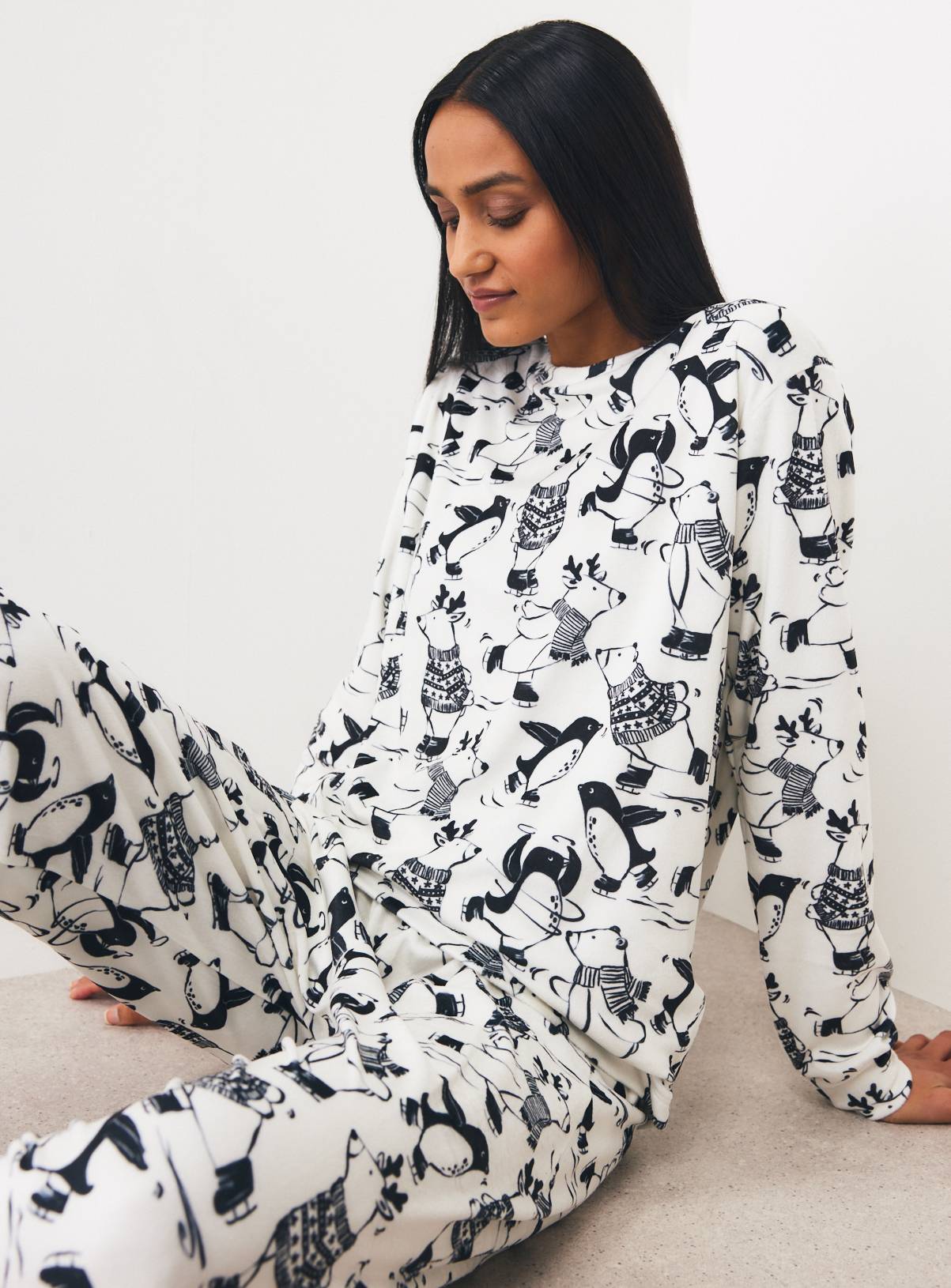 Family Matching Women's Polar Bear Slinky Christmas Pyjama Set 16-18 - Image 1