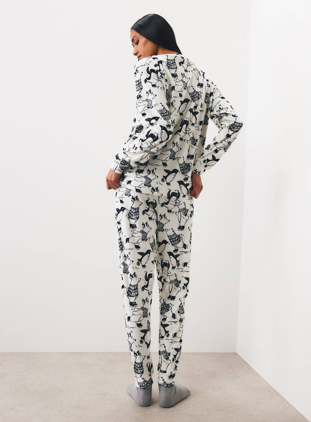 Family Matching Women's Polar Bear Slinky Christmas Pyjama Set 16-18 - Image 4
