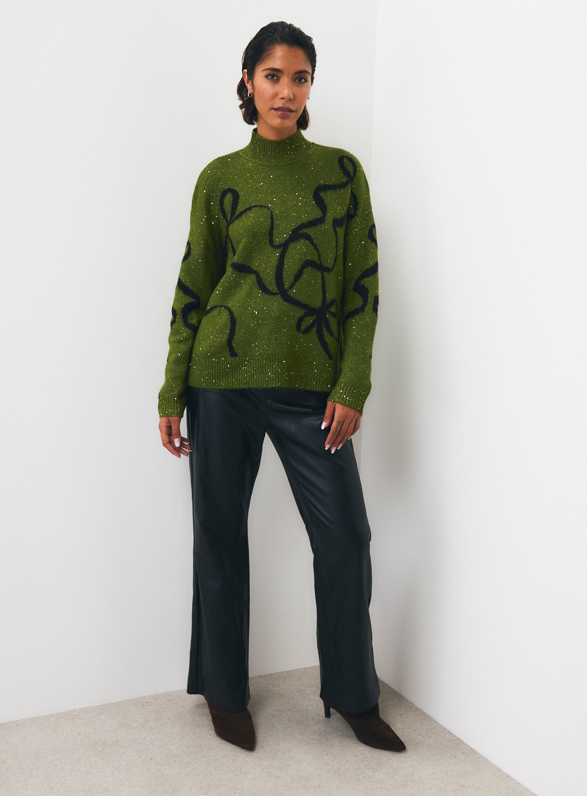 Green Sparkle Bow Jumper XL - Image 2 thumbnail
