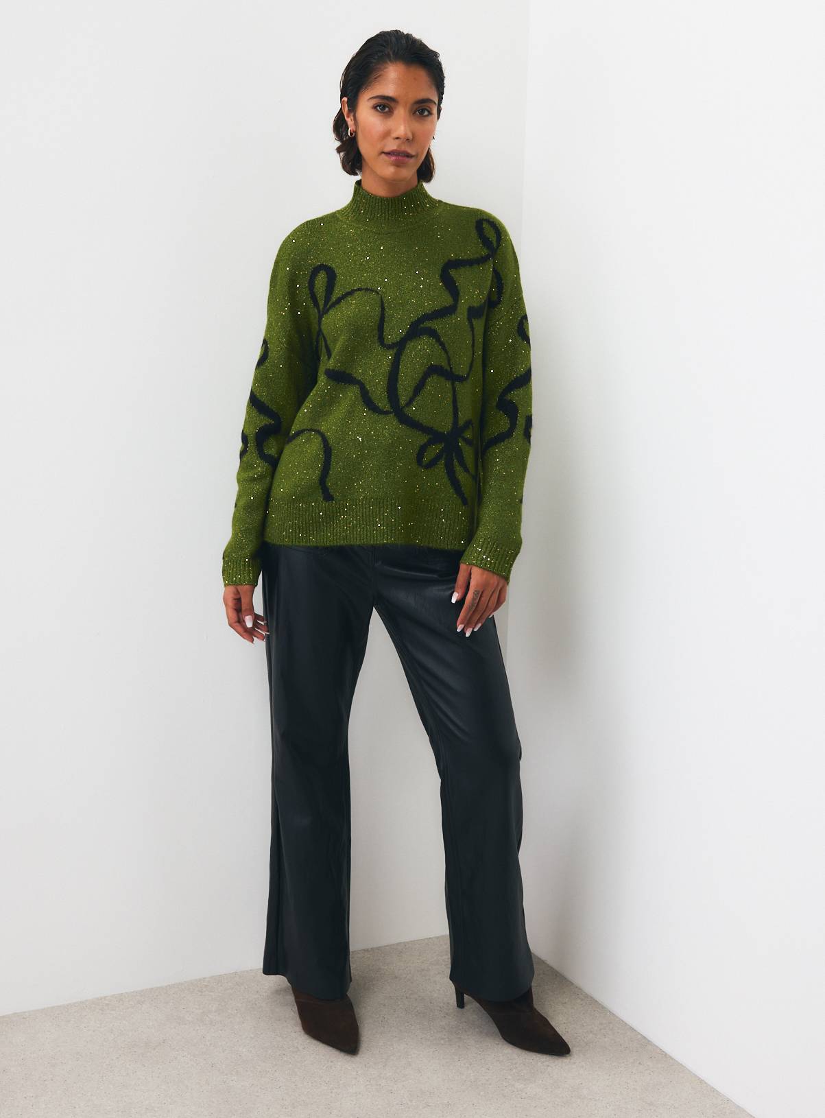 Green Sparkle Bow Jumper XL - Image 2