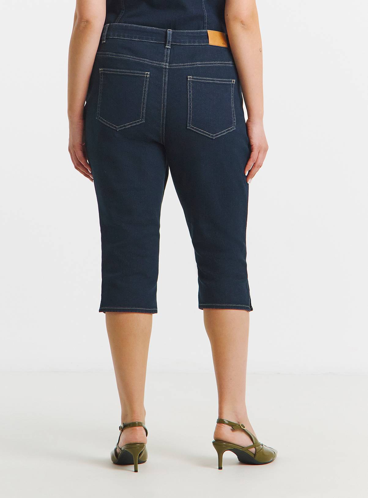 SIMPLY BE Indigo Capri Jeans 32 - Image 2