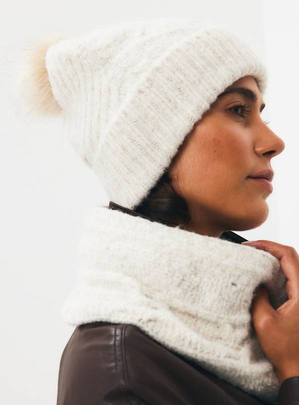 Cream Cable Knit Pompom Hat One Size