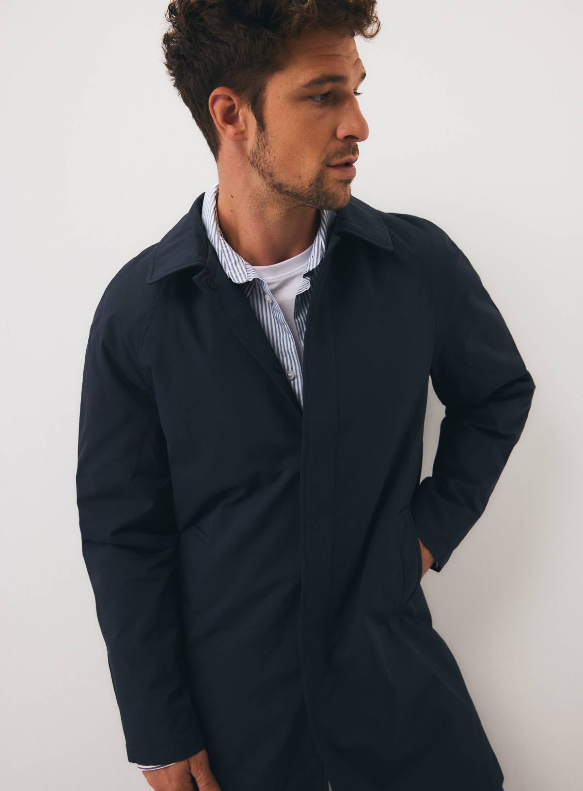 Navy Trench Coat  XXXL - Image 2