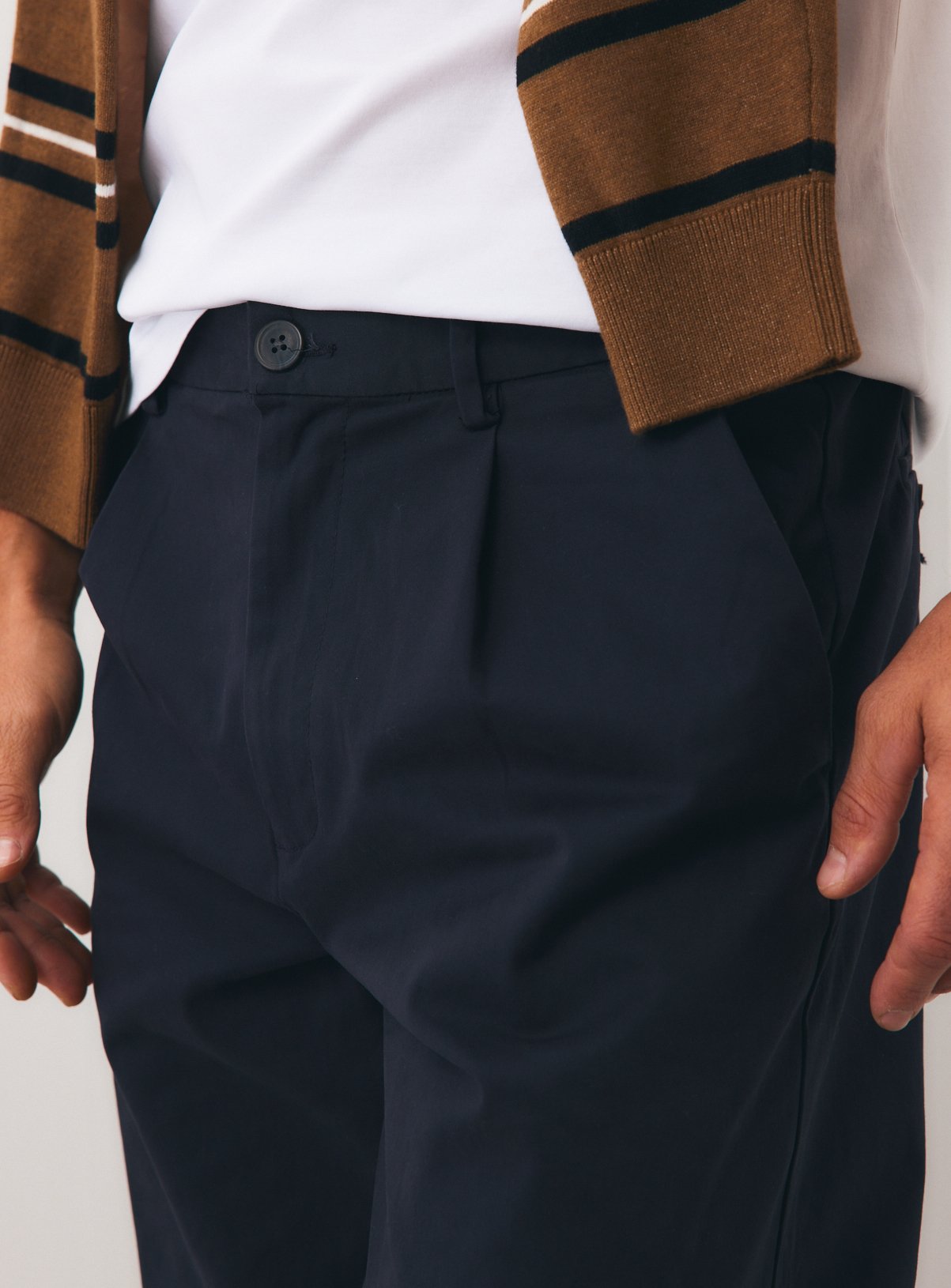 Navy Straight Leg Single Pleat Trouser 32L - Image 5 thumbnail