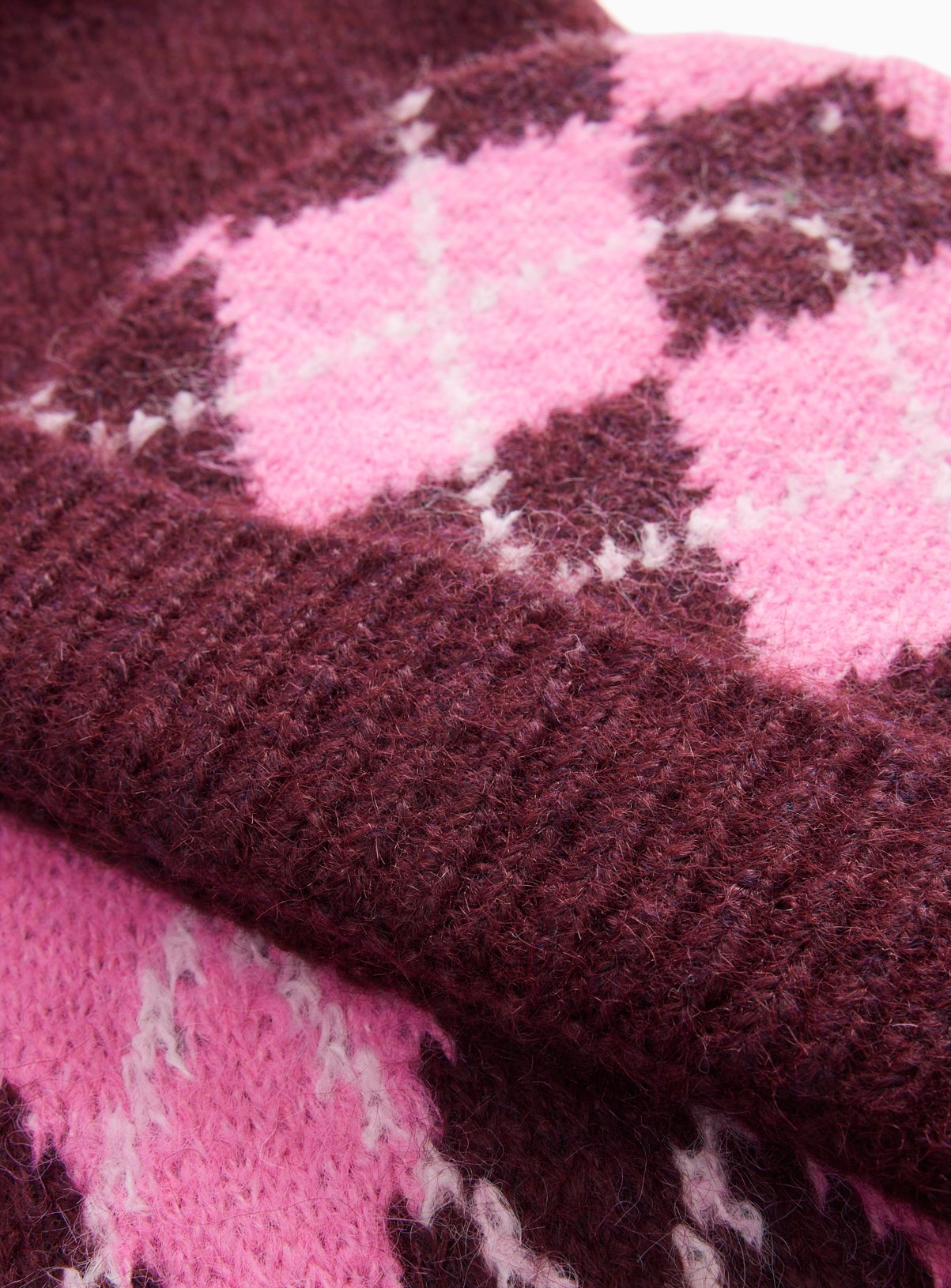 Pink & Burgundy Argyle Hat & Scarf Set 3-5 years - Image 2 thumbnail