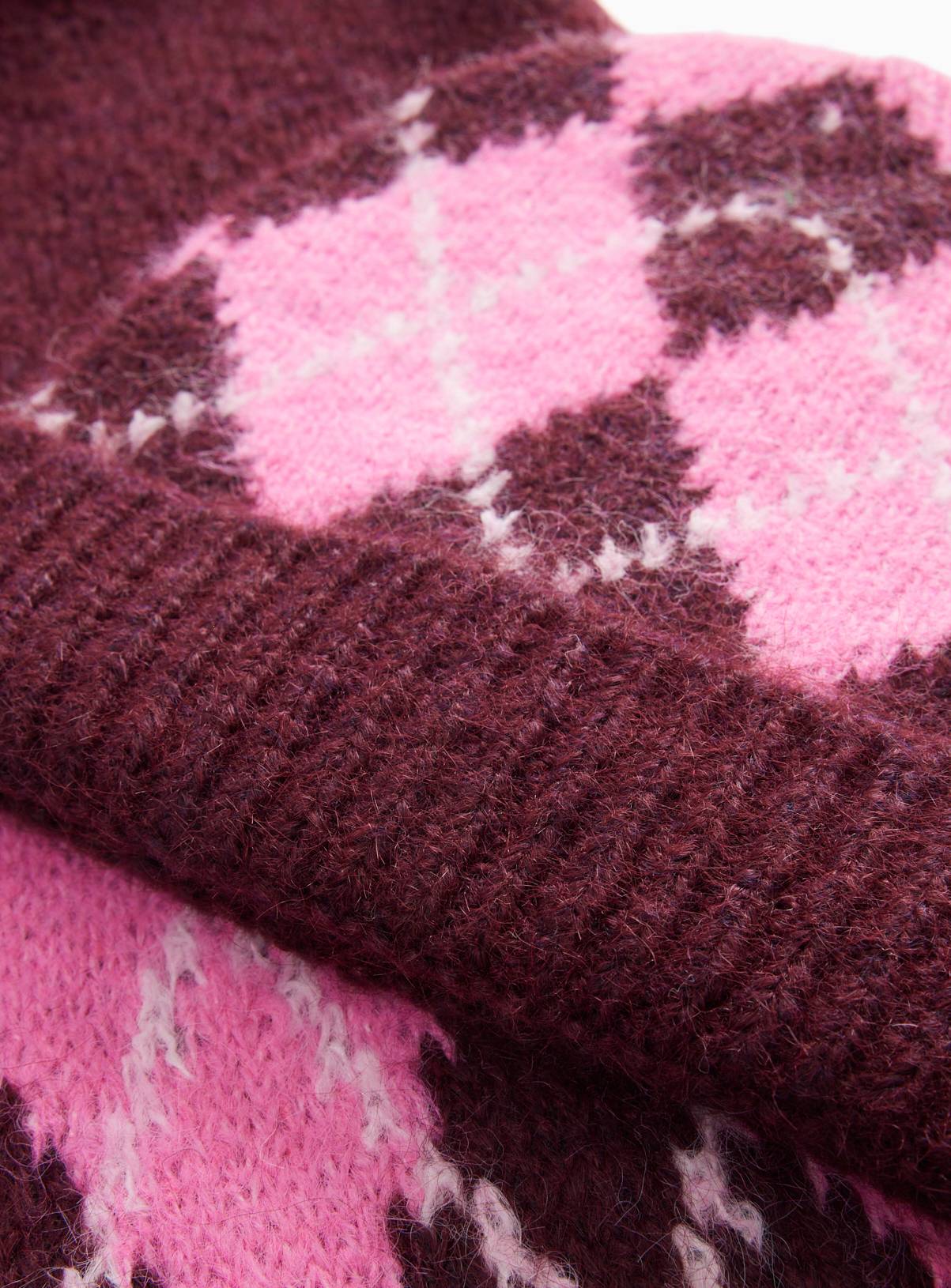 Pink & Burgundy Argyle Hat & Scarf Set 3-5 years - Image 2