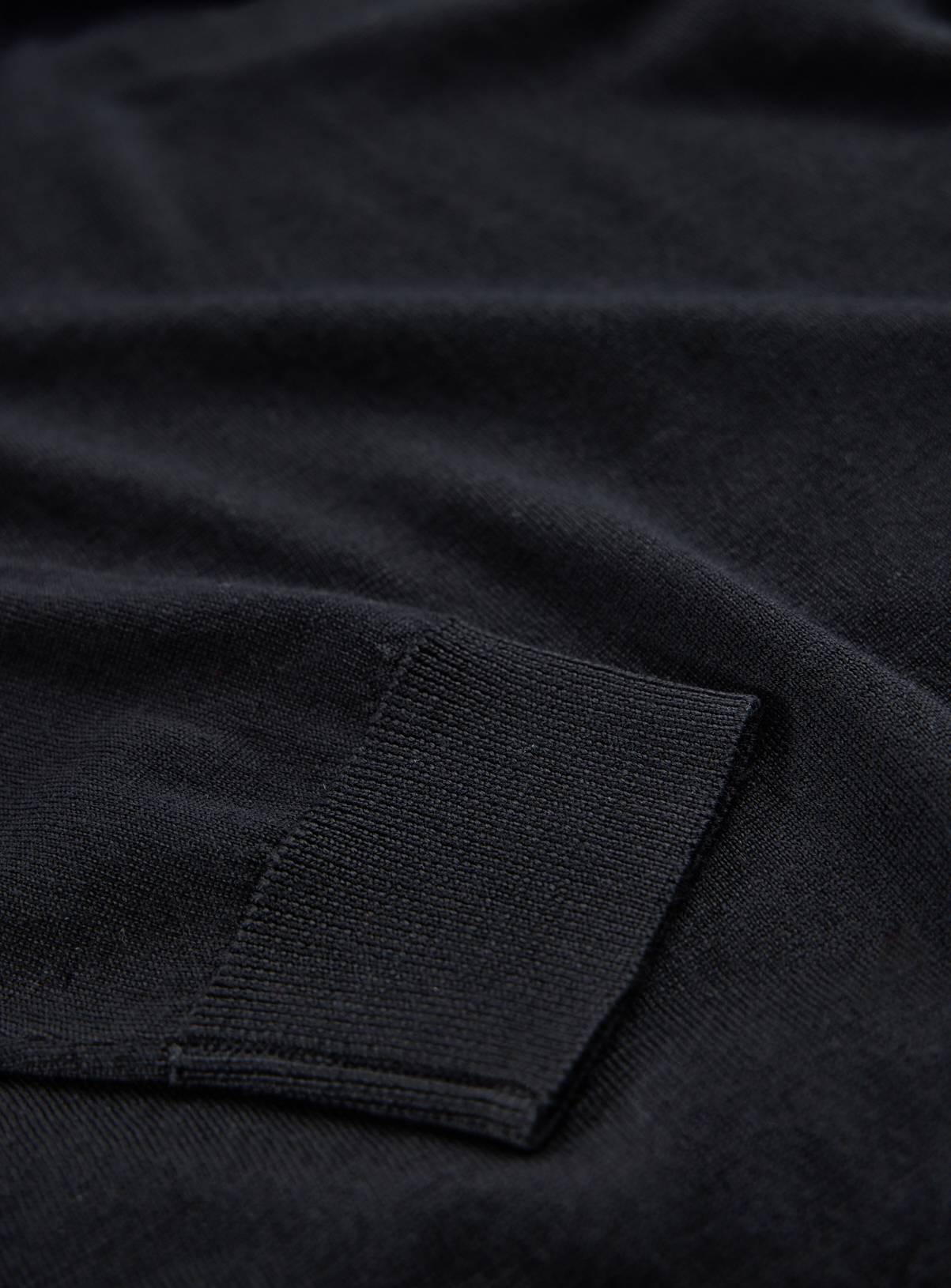 Black Merino Wool V-Neck Jumper XXXXL - Image 4