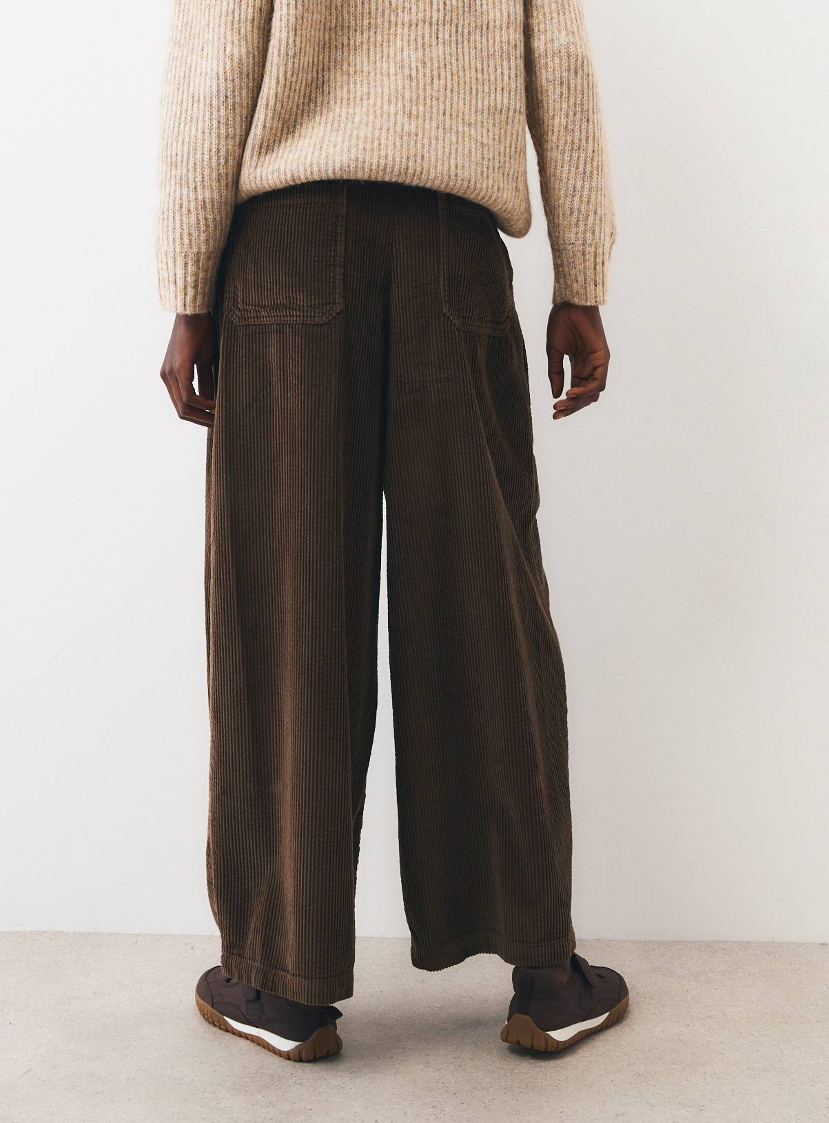 Relaxed Barrel Leg Cord Pull-On Trousers 10 - Image 3