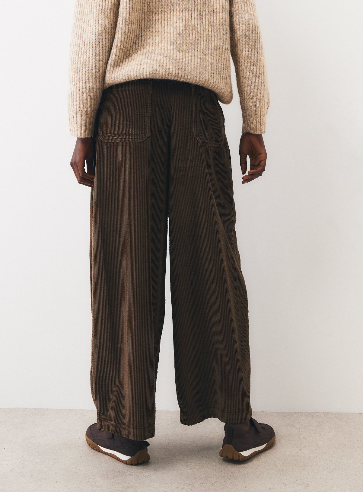 Relaxed Barrel Leg Cord Pull-On Trousers 22 - Image 4 thumbnail
