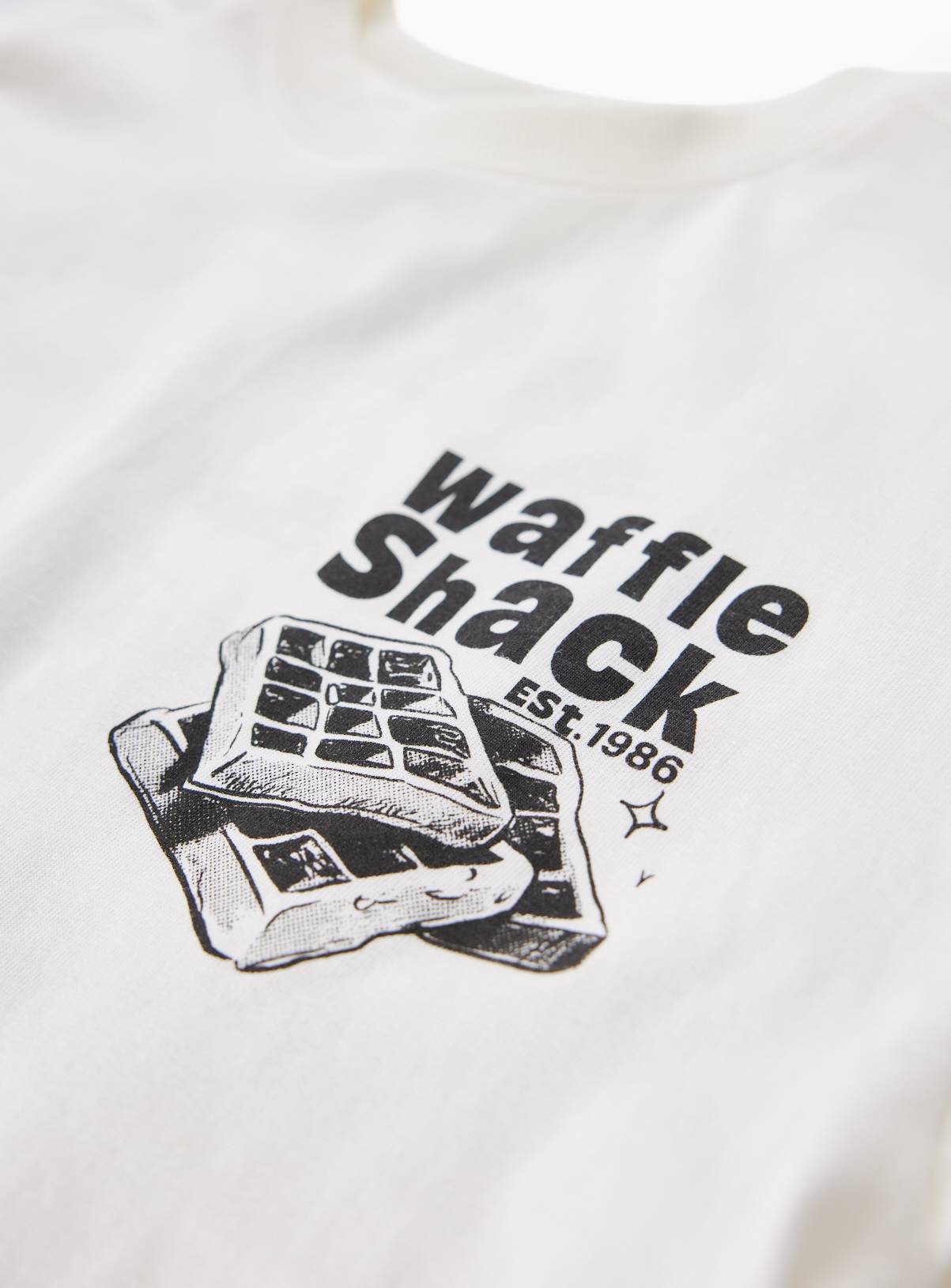 White Pure Cotton 'Waffle House' T-Shirt 8 years - Image 3