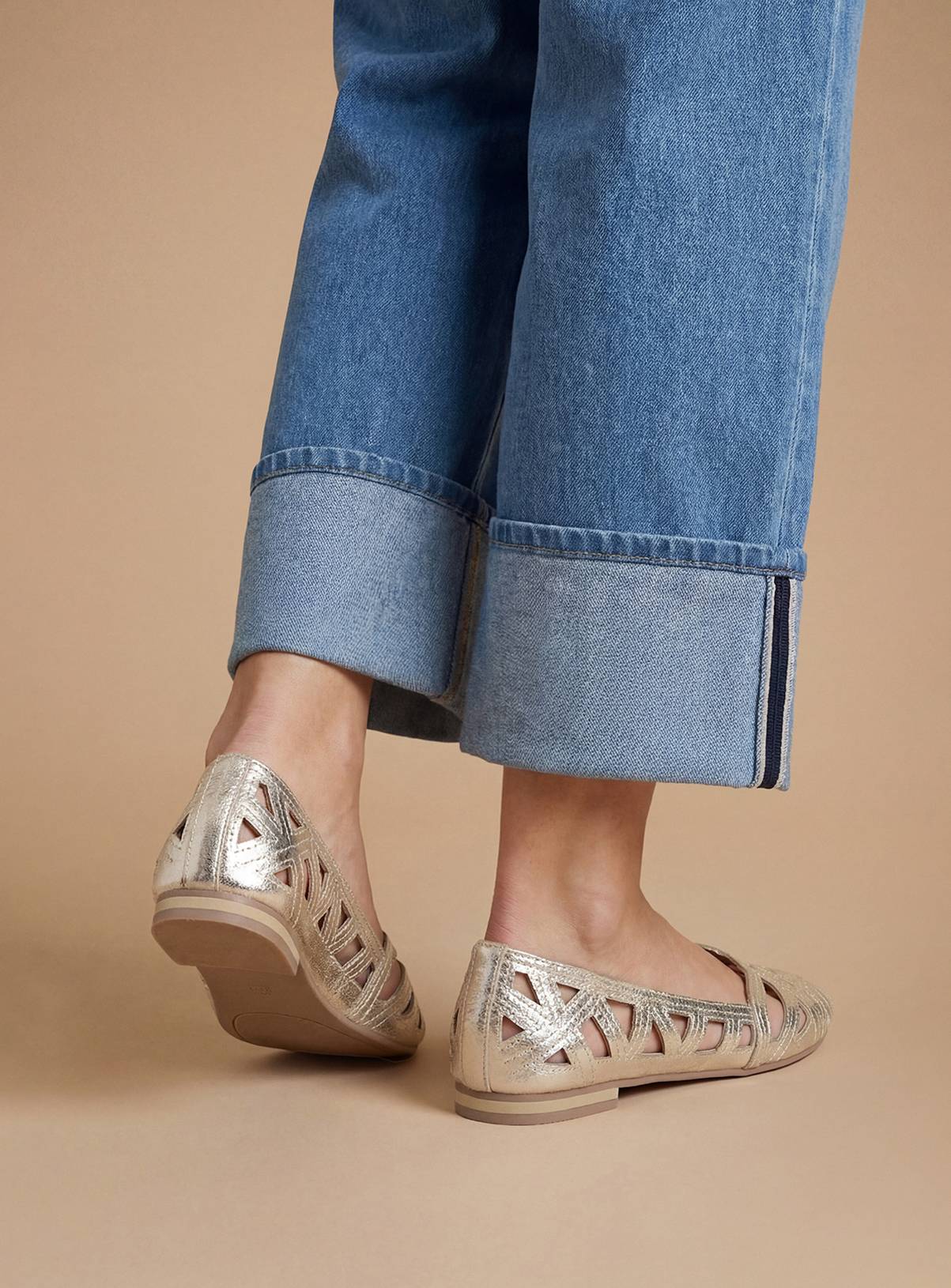 DOROTHY PERKINS Wide Fit Prim Peep Toe Ballet Flats Gold 6 - Image 2