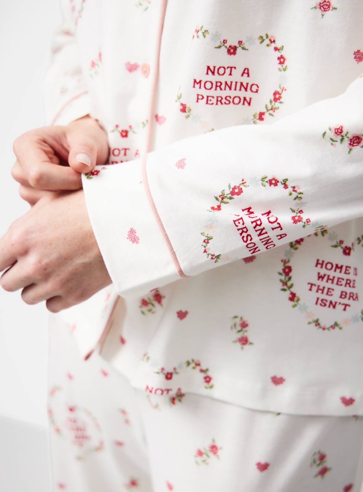 White Heart Print Traditional Pyjamas M - Image 3