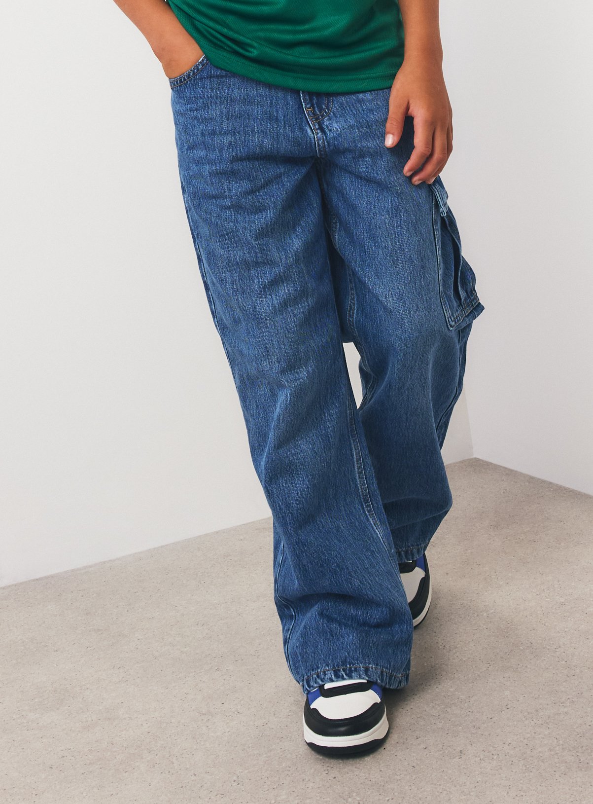 Mid Wash Wide Leg Pocket Detail Jeans 5 years - Image 2 thumbnail