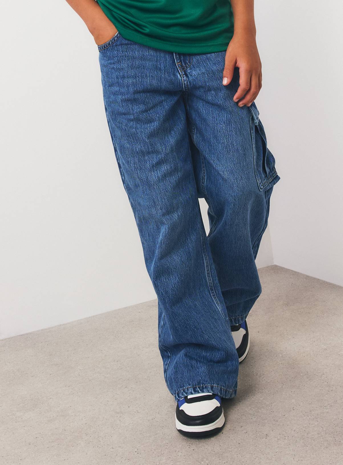 Mid Wash Wide Leg Pocket Detail Jeans 5 years - Image 2