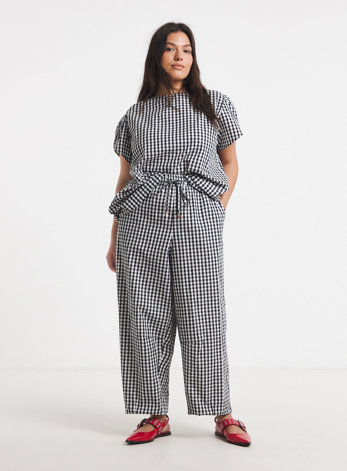 SIMPLY BE Mono Gingham Barrel Leg Trouser 20 - Image 3 thumbnail