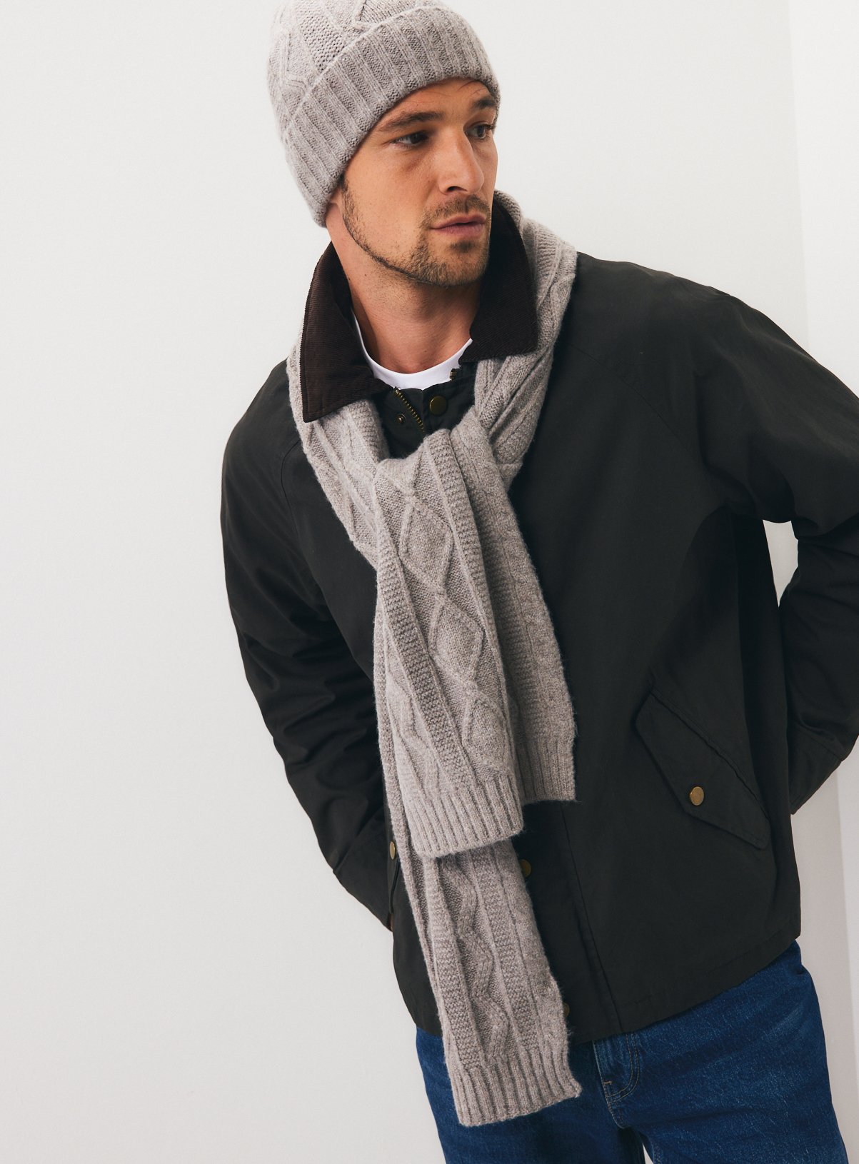 Oatmeal-Coloured Cable Knit Scarf One Size - Image 1 thumbnail