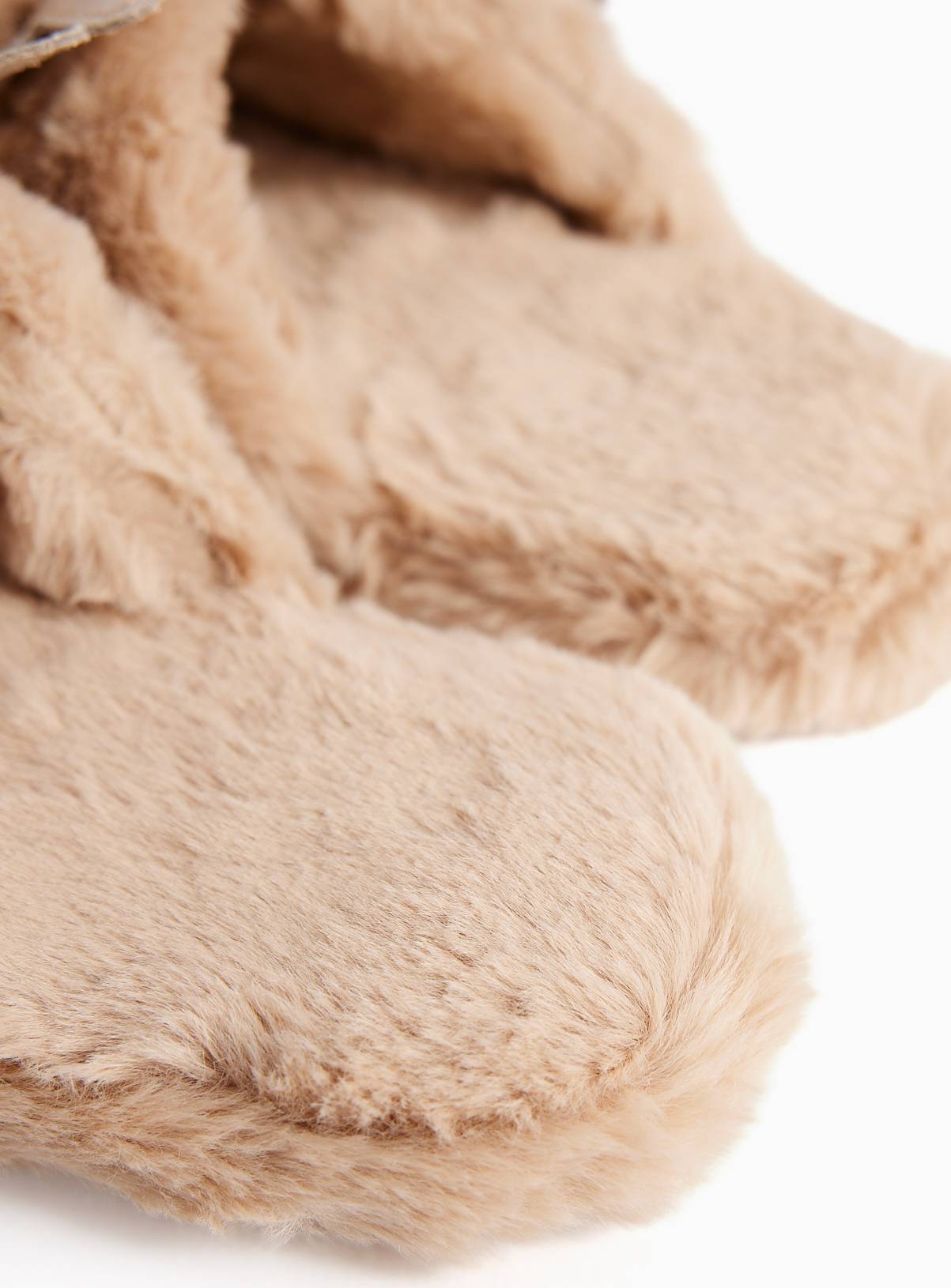 Pretty Reindeer Plush Faux Fur Mule Slippers M - Image 4