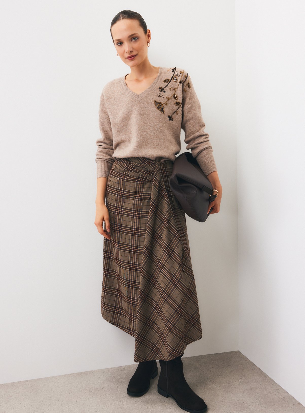 Brown Floral Beaded Jumper XL - Image 2 thumbnail