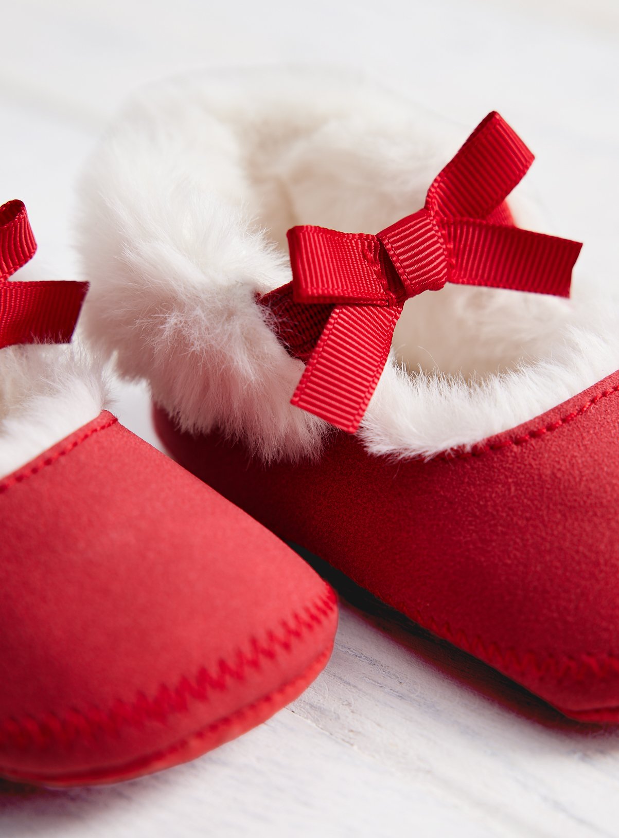 Red Bow Bootie Slippers  3-6 months - Image 2 thumbnail