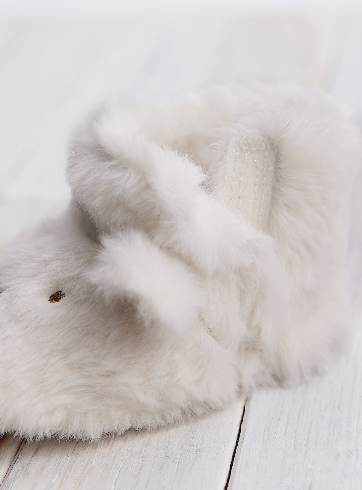 White Polar Bootie Slippers  3-6 months - Image 2 thumbnail