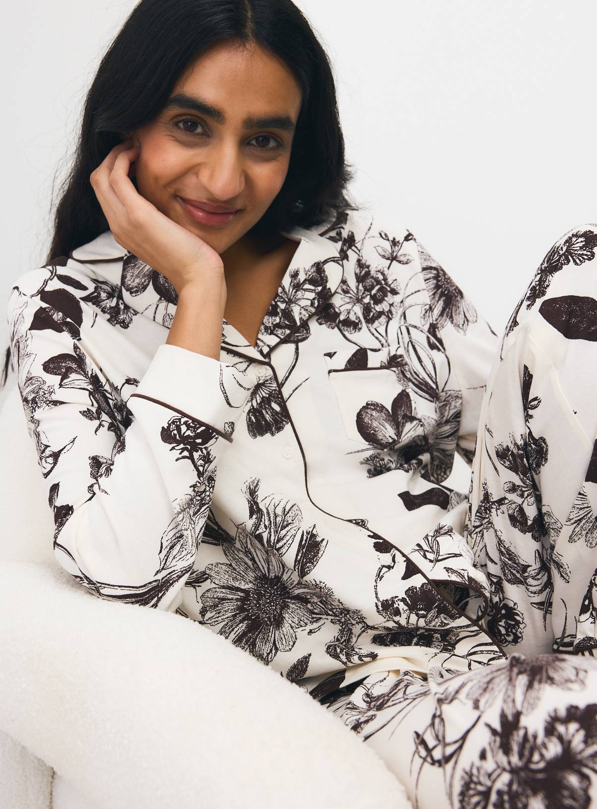 Cream Floral Jersey Pyjama 2-Piece Set XL - Image 1