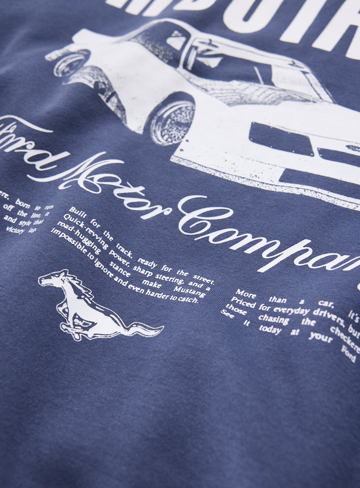 Ford Mustang Sweatshirt XXL - Image 3 thumbnail