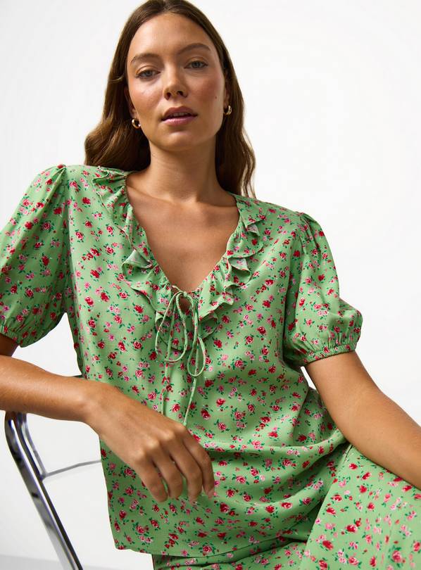 Green Floral Print Ruffle Detail Tea Top 14