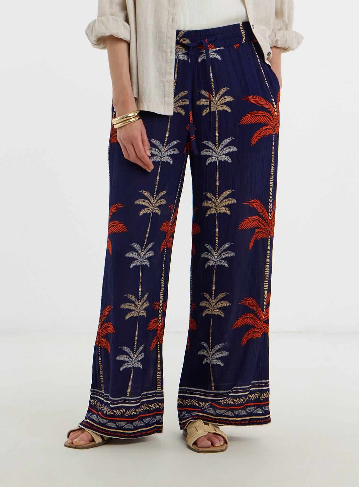 JD WILLIAMS Viscose Crinkle Pull On Wide Leg Trouser Navy 26 - Image 1
