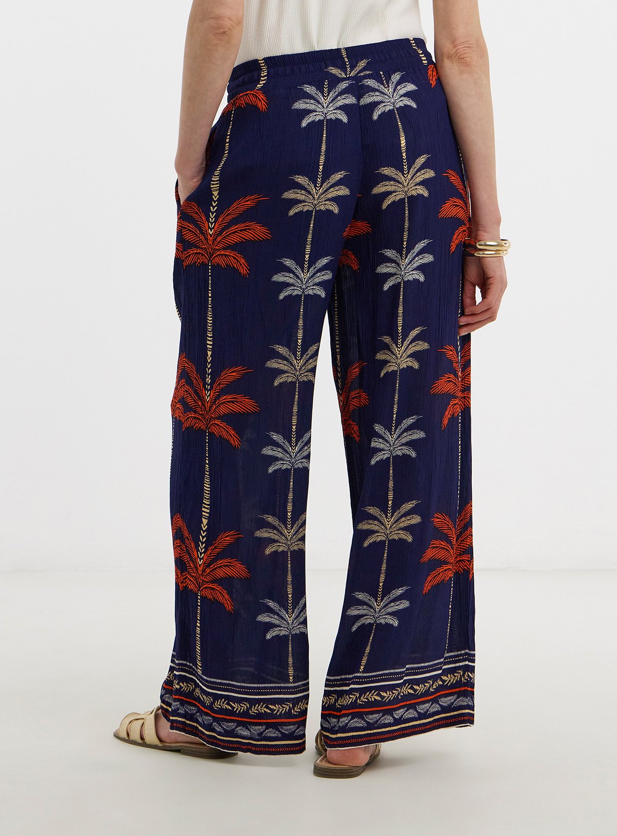JD WILLIAMS Viscose Crinkle Pull On Wide Leg Trouser Navy 26 - Image 2 thumbnail