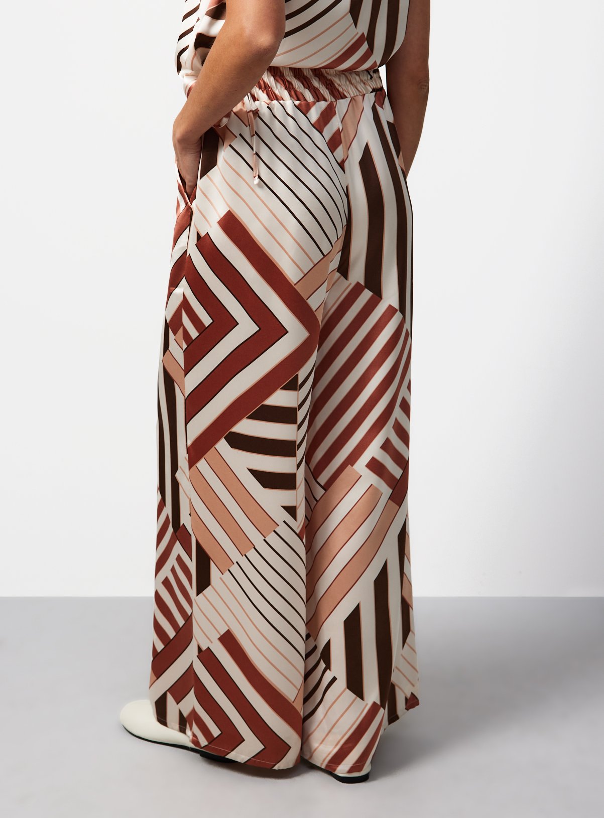 Brown Geometric Print Polyester Wide Leg Co-ord Trousers 10 - Image 4 thumbnail
