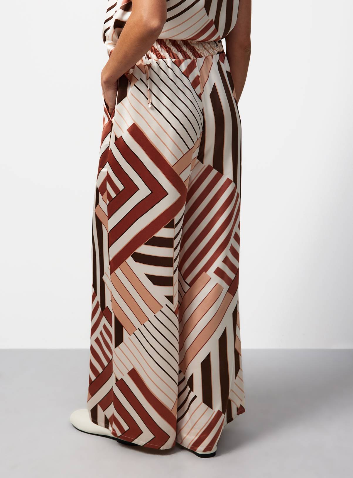 Brown Geometric Print Polyester Wide Leg Co-ord Trousers 10 - Image 4