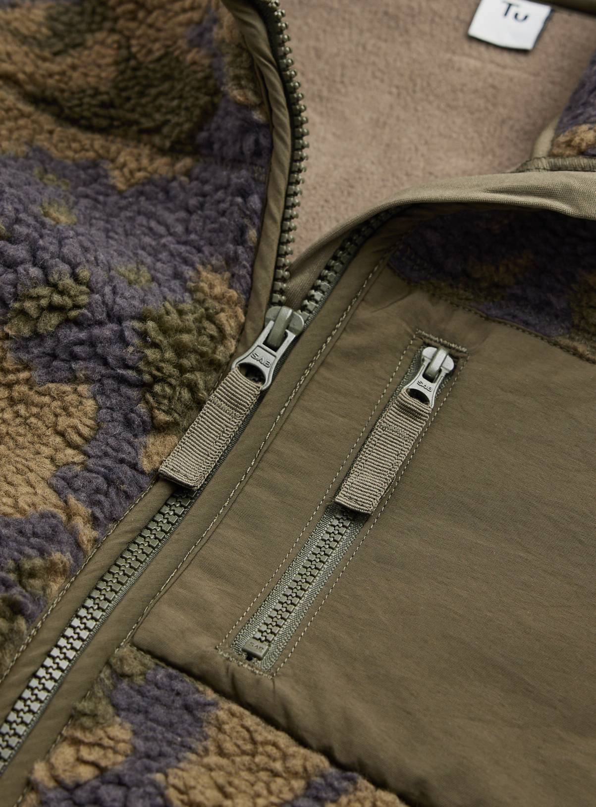 Camo Borg Jacket 13-14 years - Image 2
