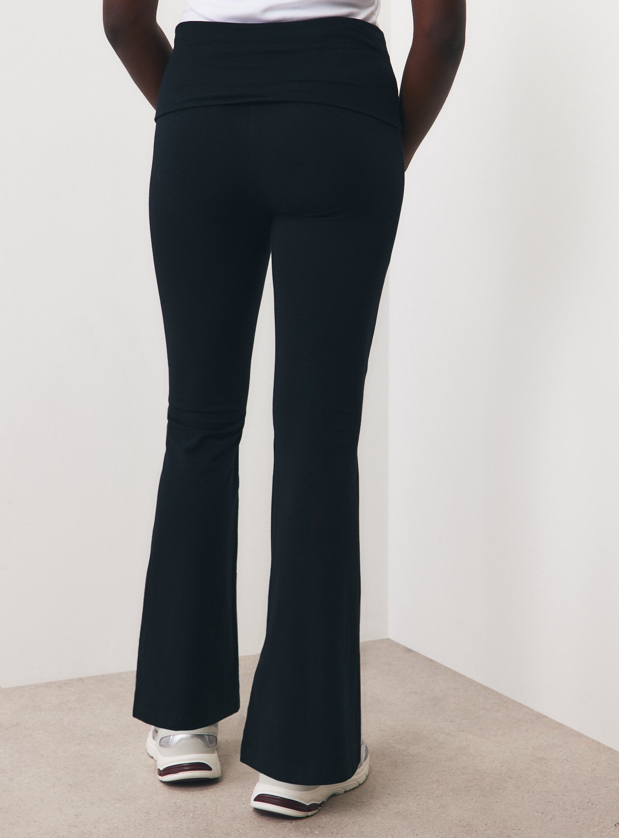 Black Kickflare Leggings L - Image 4 thumbnail