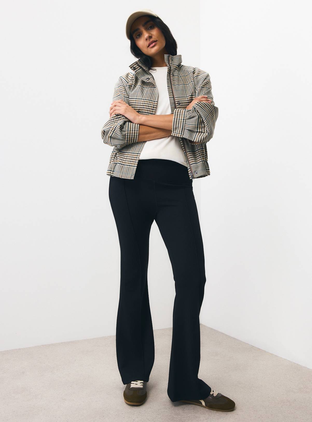 Black Ribbed Fashion Kick Flare Leggings M - Image 1