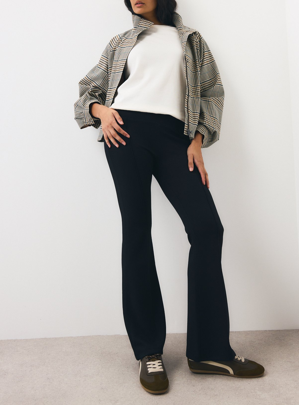 Black Ribbed Fashion Kick Flare Leggings M - Image 3 thumbnail