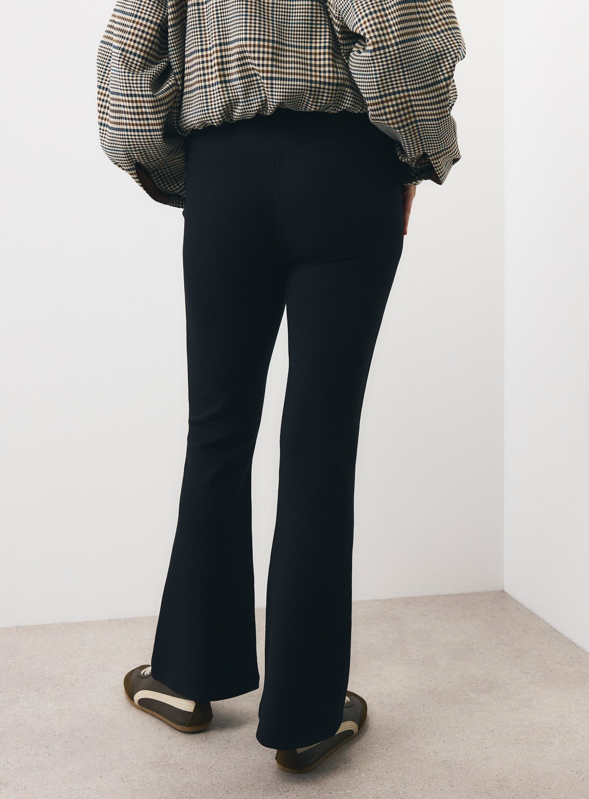 Black Ribbed Fashion Kick Flare Leggings M - Image 4 thumbnail