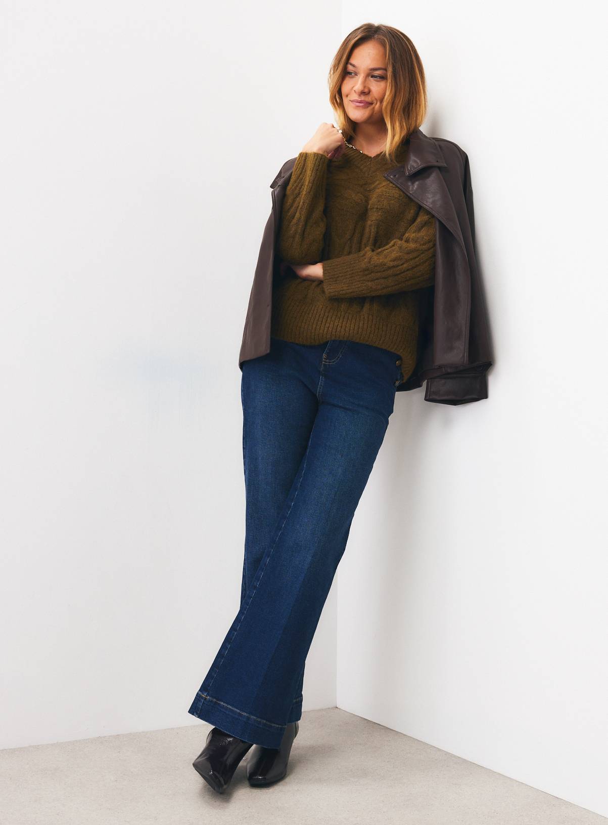 Khaki Cable Knit V-Neck Jumper XL - Image 2