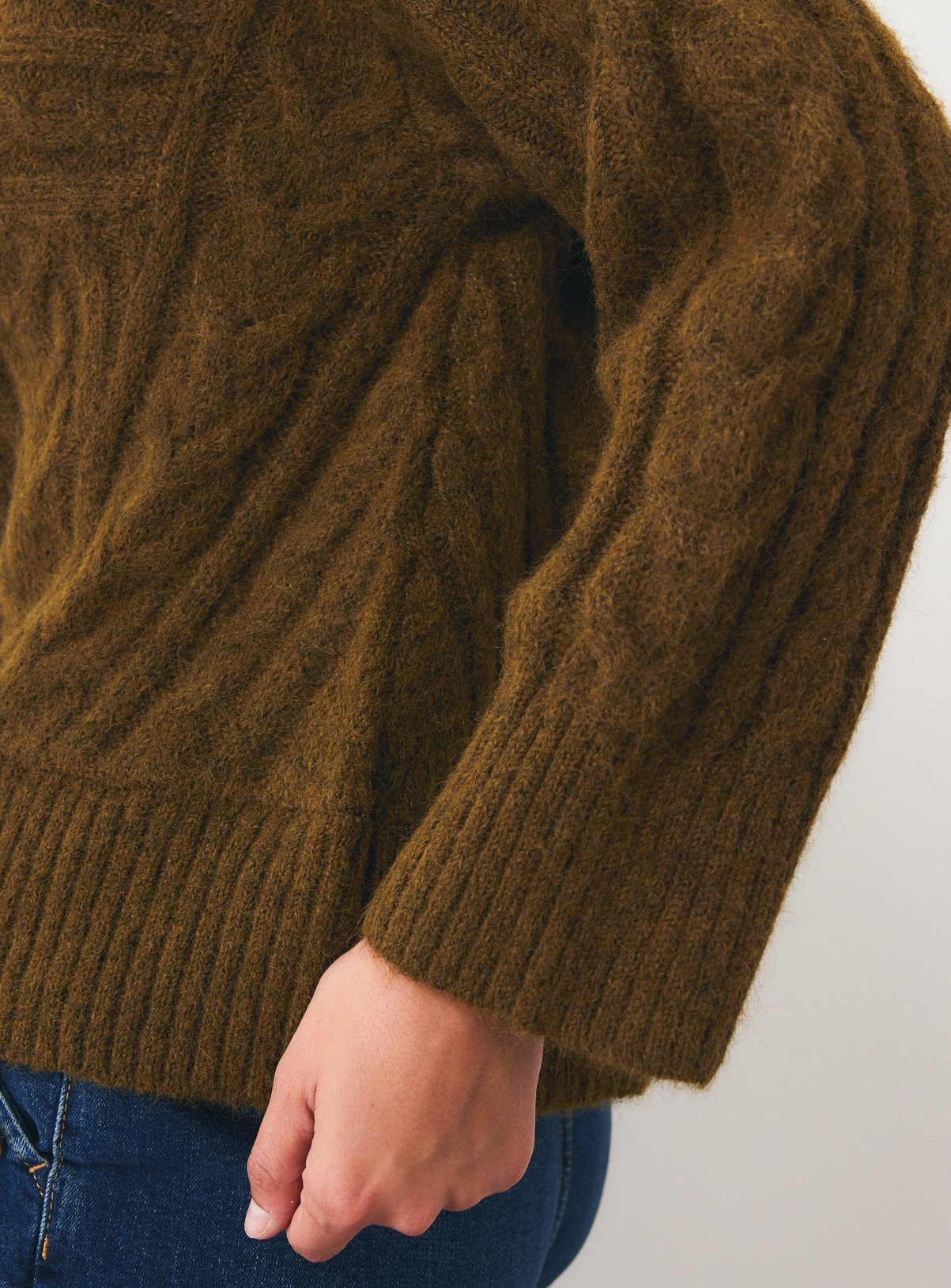 Khaki Cable Knit V-Neck Jumper XL - Image 3 thumbnail