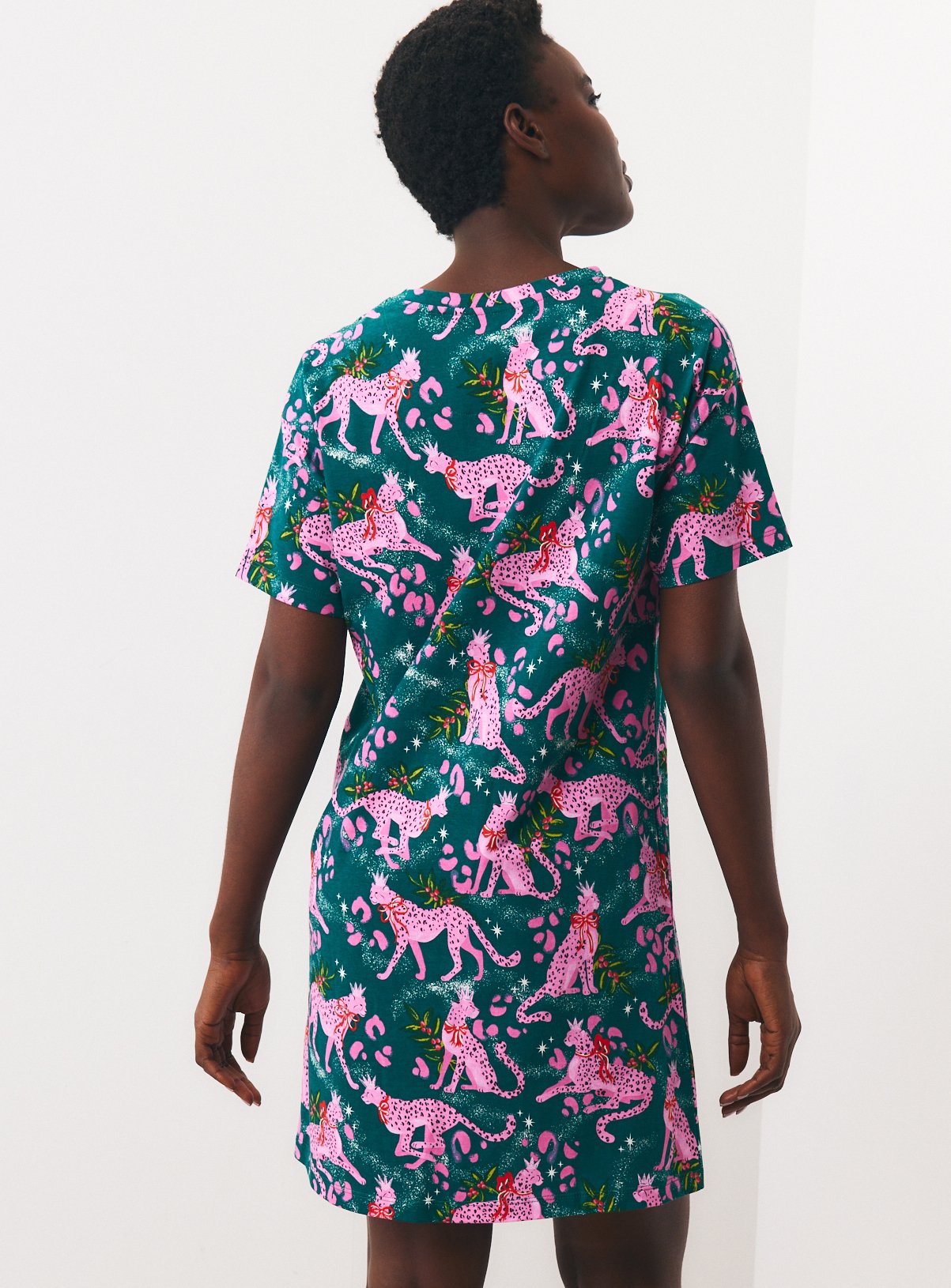Christmas Green Leaping Leopards Sleep Tee M - Image 4 thumbnail