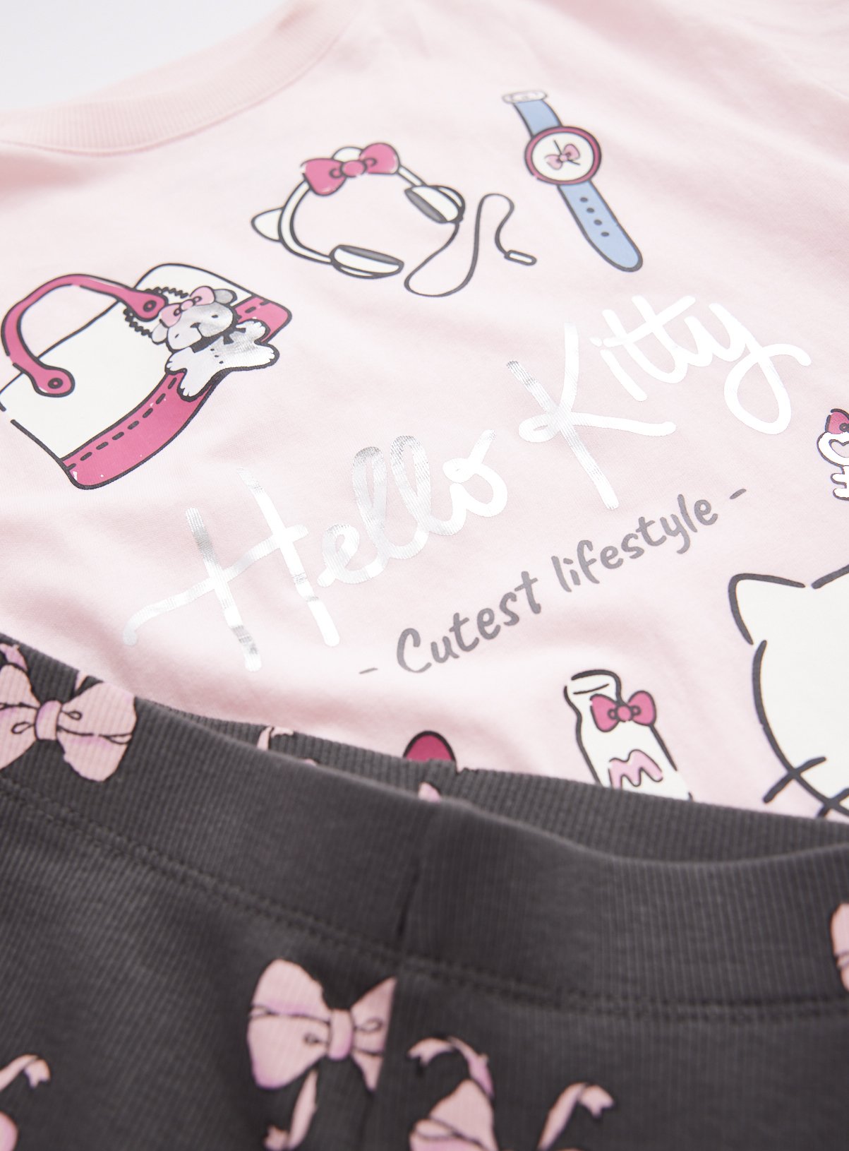 Hello Kitty Bow T-Shirt & Flared Leggings Set 6 years - Image 2 thumbnail